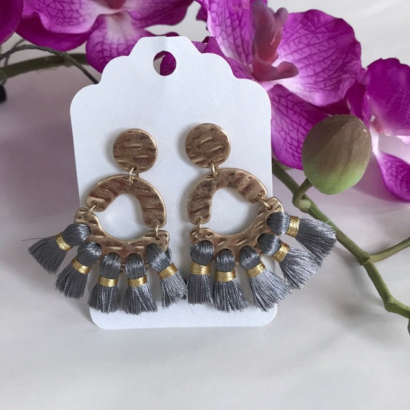 Jewelry - Gold Toned and Tassle Earrings